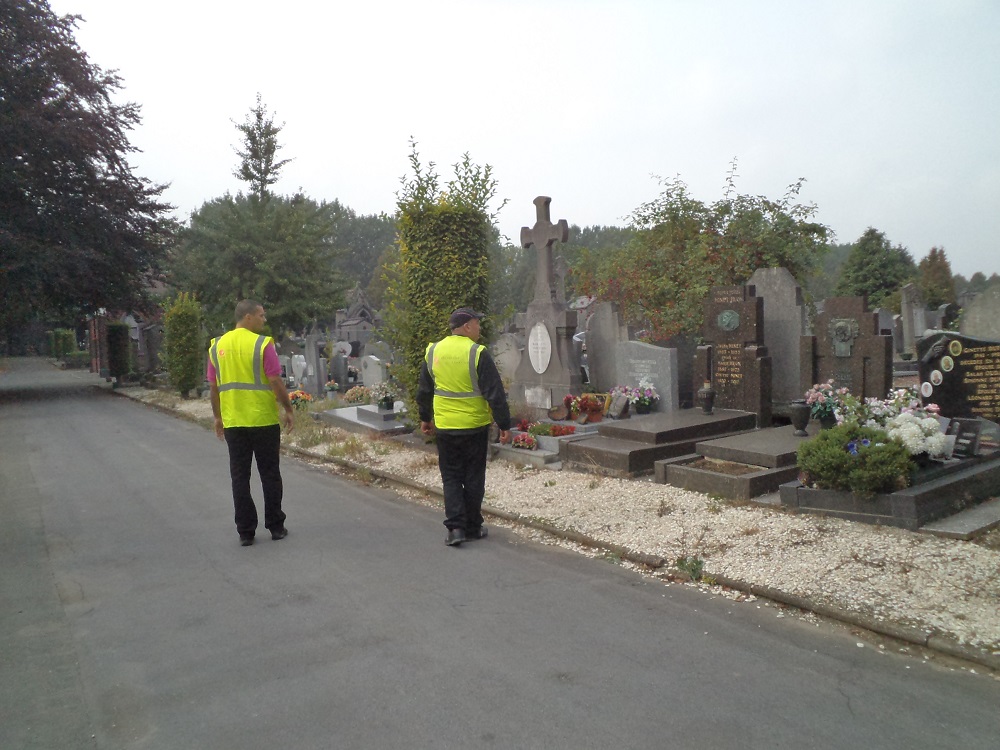 2 - Surveillance dans les allées dfu Cimetière de Roubaix